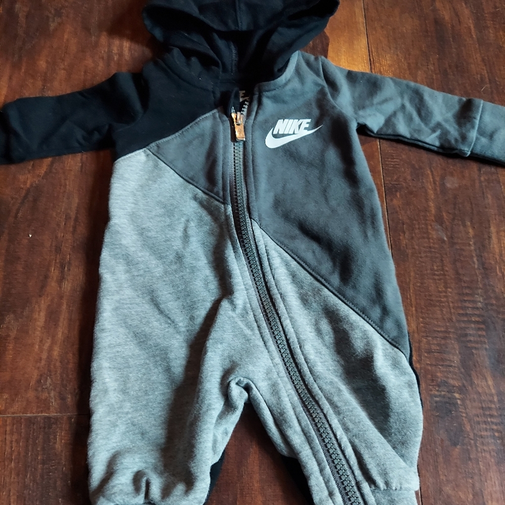 Adorable Nike Romper NB